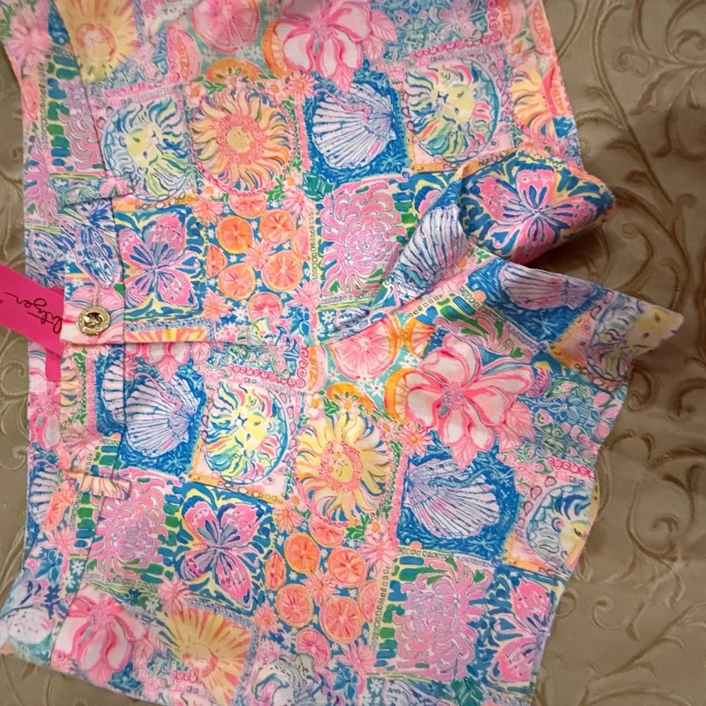 Lily Pulitzer print shorts - Picture 5 of 6